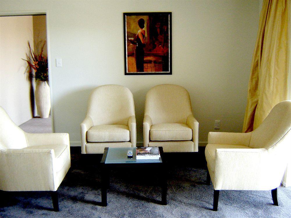 Salerno Motel Apartments Christchurch Eksteriør bilde A living room