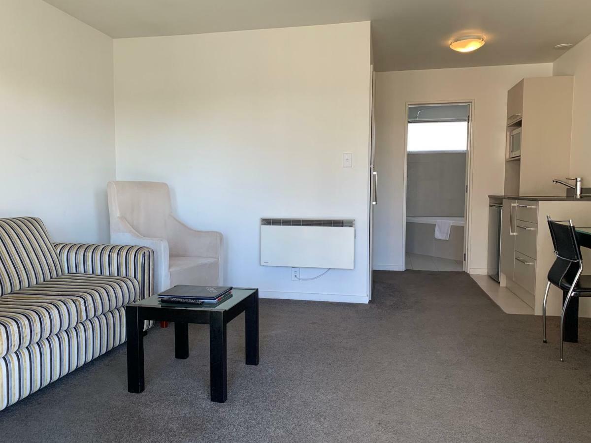 Salerno Motel Apartments Christchurch Eksteriør bilde A typical studio apartment