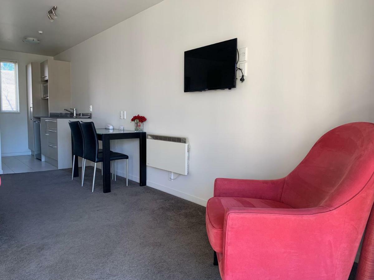 Salerno Motel Apartments Christchurch Eksteriør bilde A studio apartment in New Zealand
