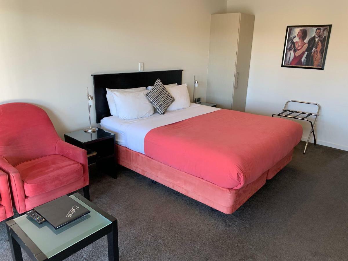 Salerno Motel Apartments Christchurch Eksteriør bilde A room at the hotel